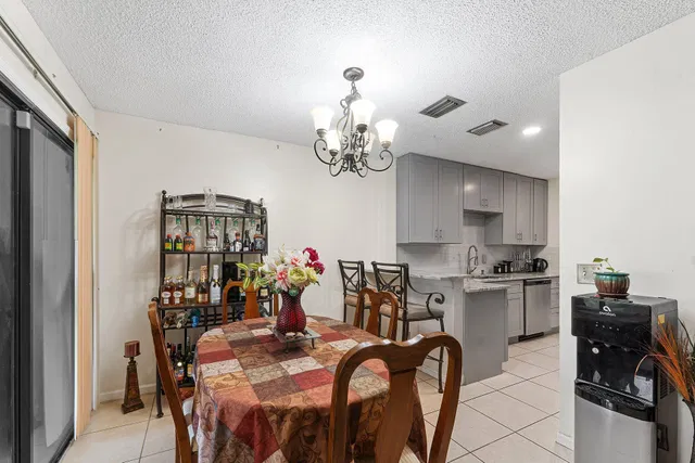  Residence photo 17