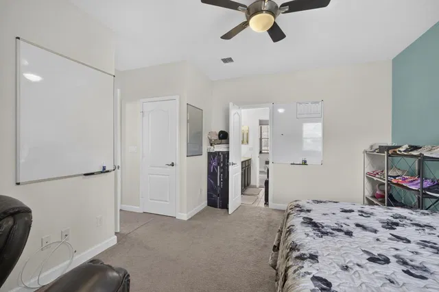 Residence photo 11