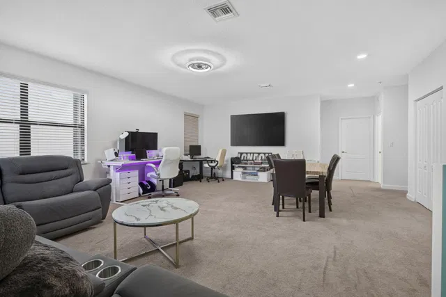 Residence photo 36