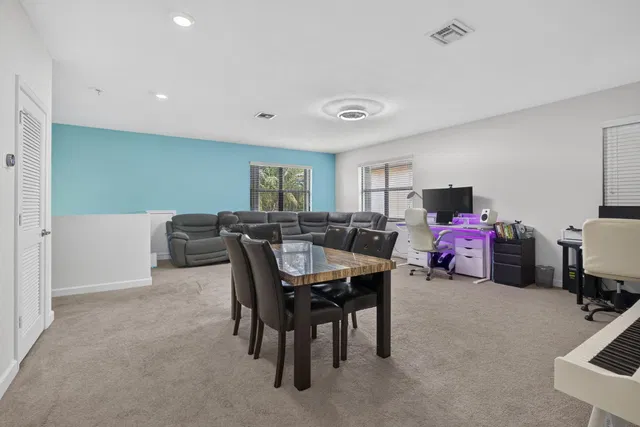 Residence photo 38