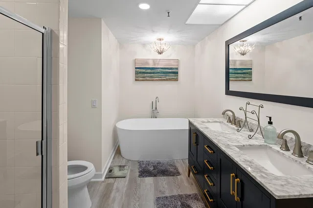 Unit 118 photo 23