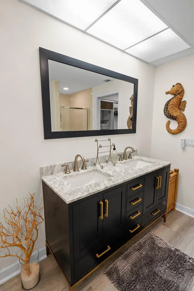 Unit 118 photo 26
