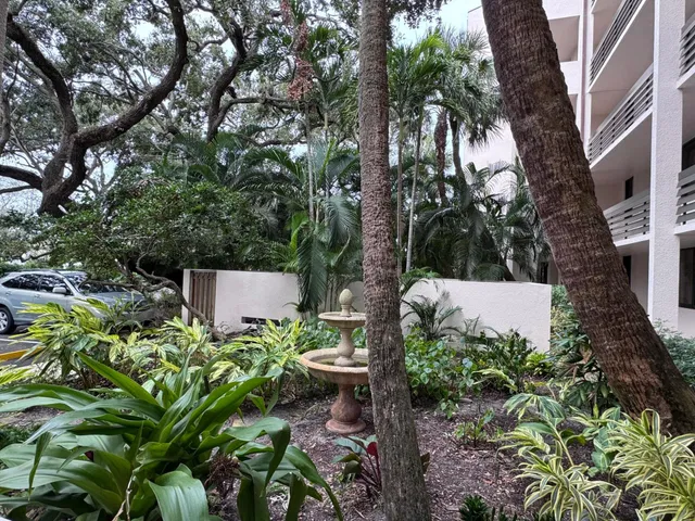 Unit 118 photo 47