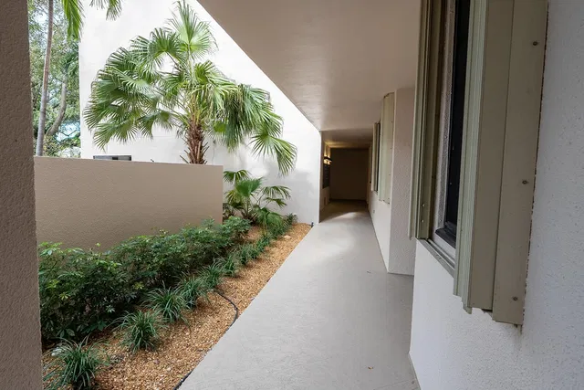 Unit 118 photo 64