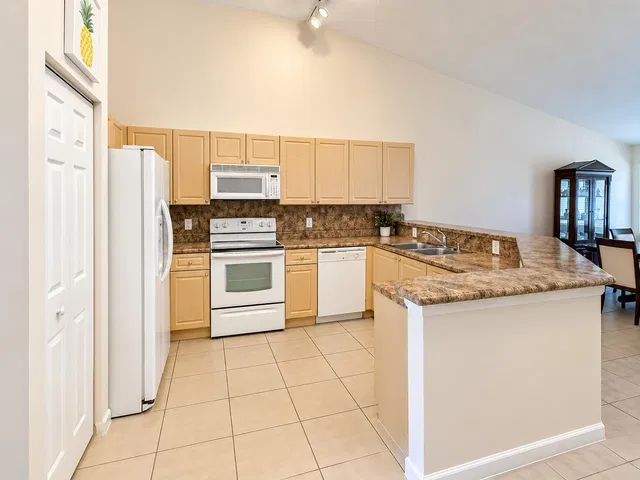 Residence photo 2