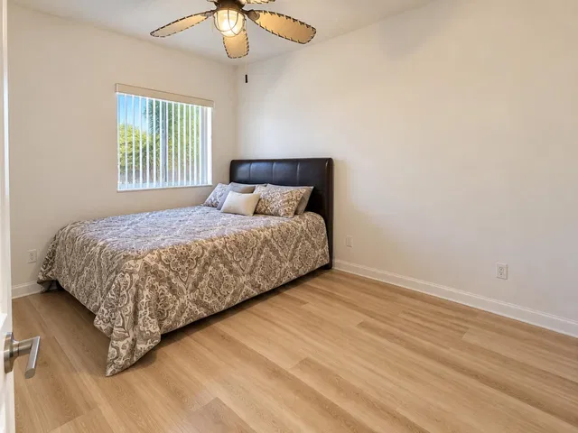 Residence photo 3