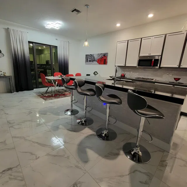 Residence photo 3