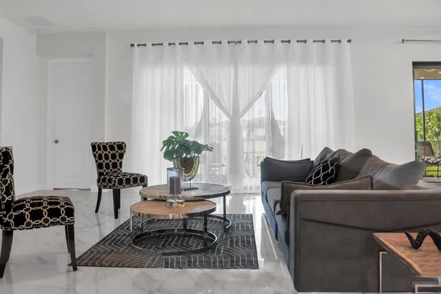 Residence photo 9