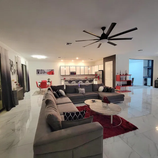 Residence photo 12