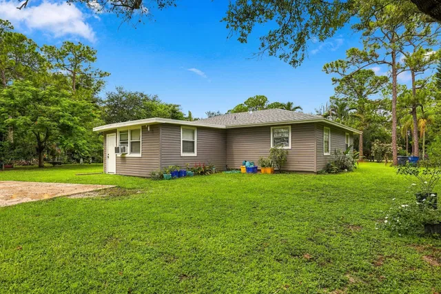 Residence photo 3