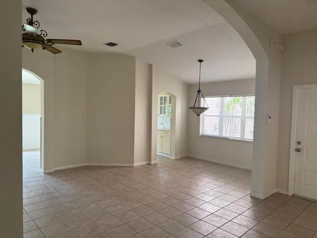  Residence photo 9