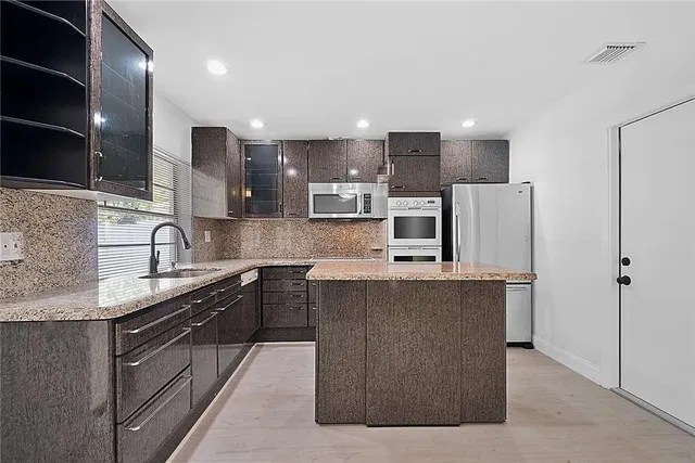 Residence photo 5