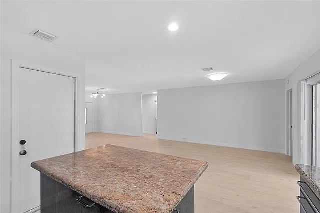 Residence photo 9