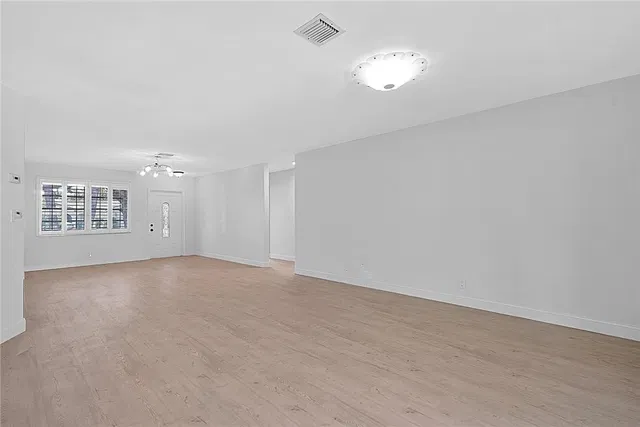 Residence photo 12