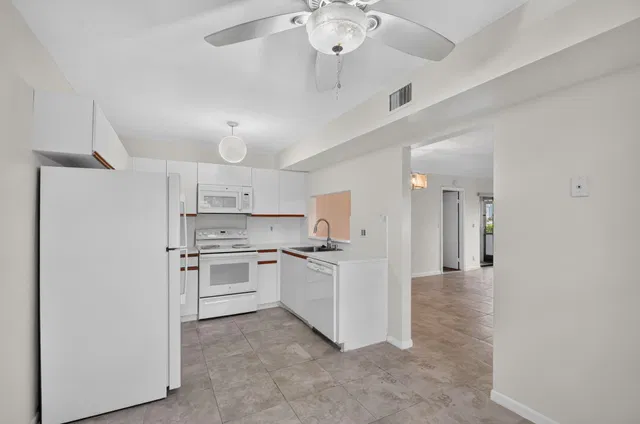 Unit 104 photo 15