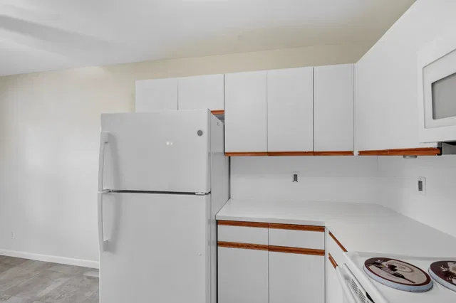 Unit 104 photo 18