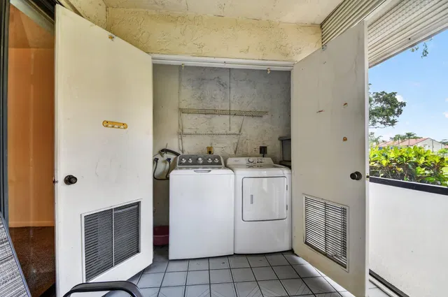 Unit 104 photo 37