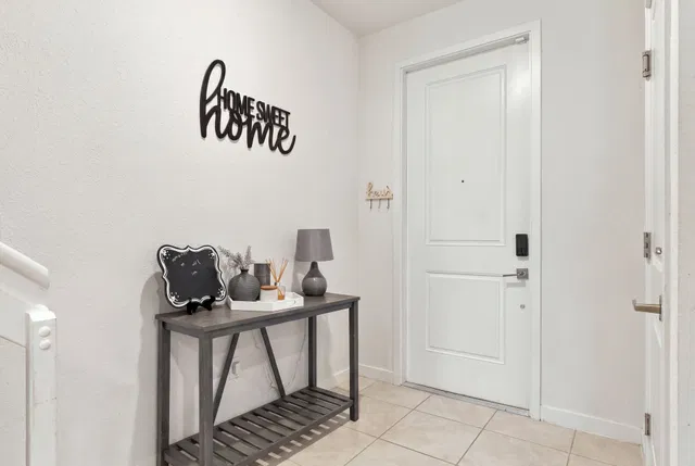 Residence photo 5