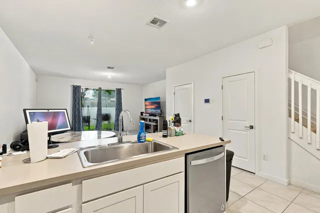 Residence photo 8