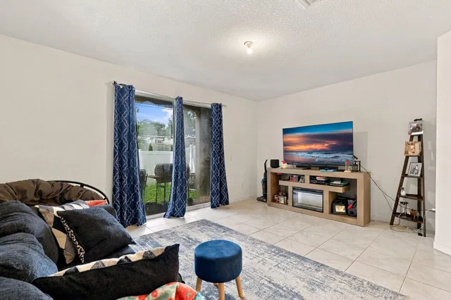 Residence photo 15