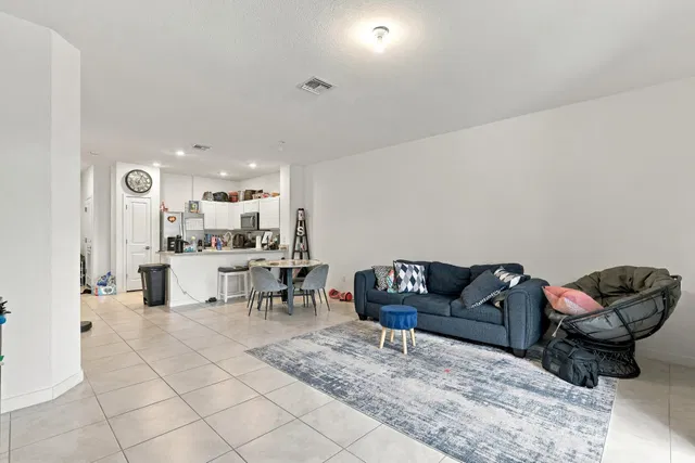 Residence photo 16