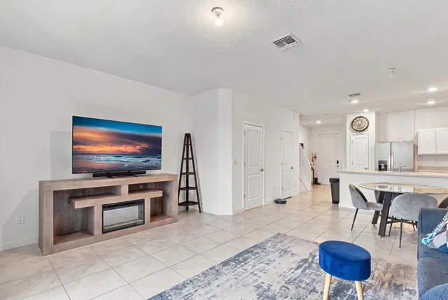 Residence photo 17