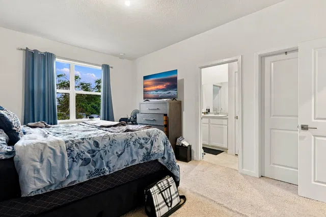 Residence photo 22