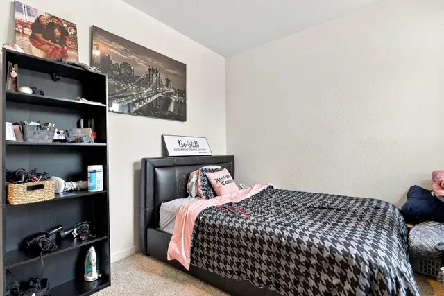 Residence photo 26
