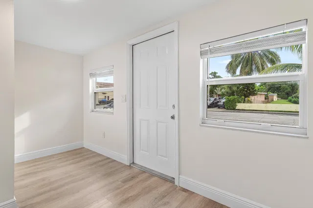  Residence photo 4