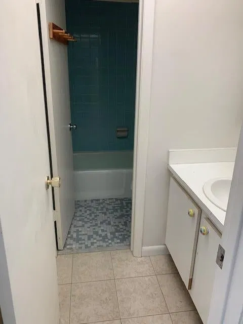  Unit 33 photo 11