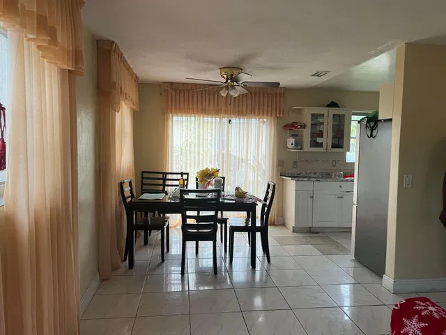  Residence photo 4