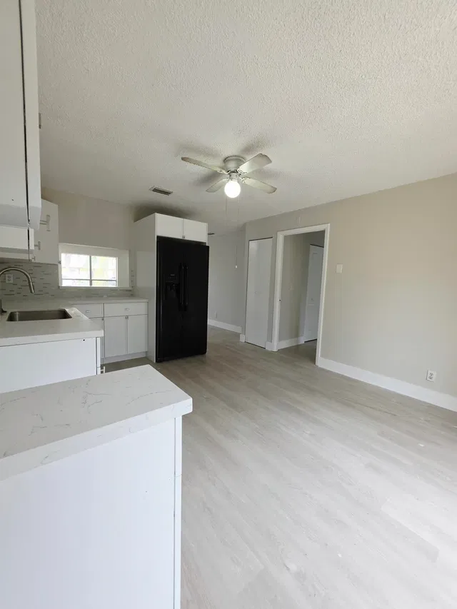  Residence photo 5