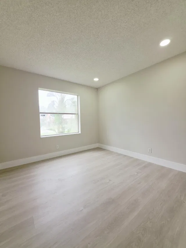  Residence photo 8