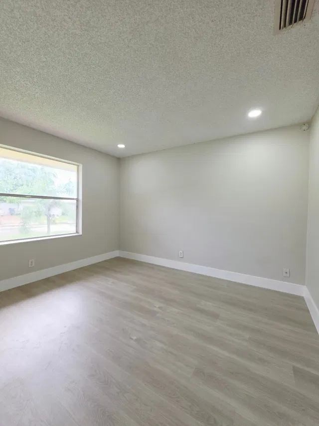  Residence photo 26