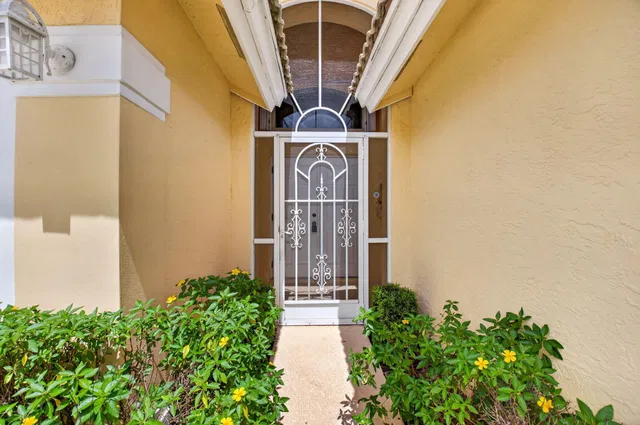 Residence photo 3
