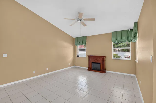 Residence photo 9
