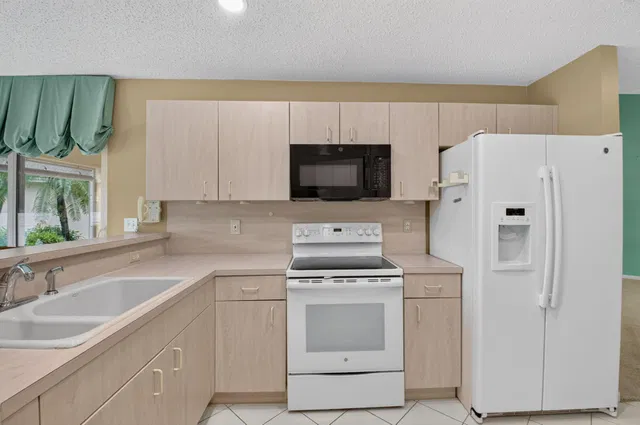 Residence photo 15