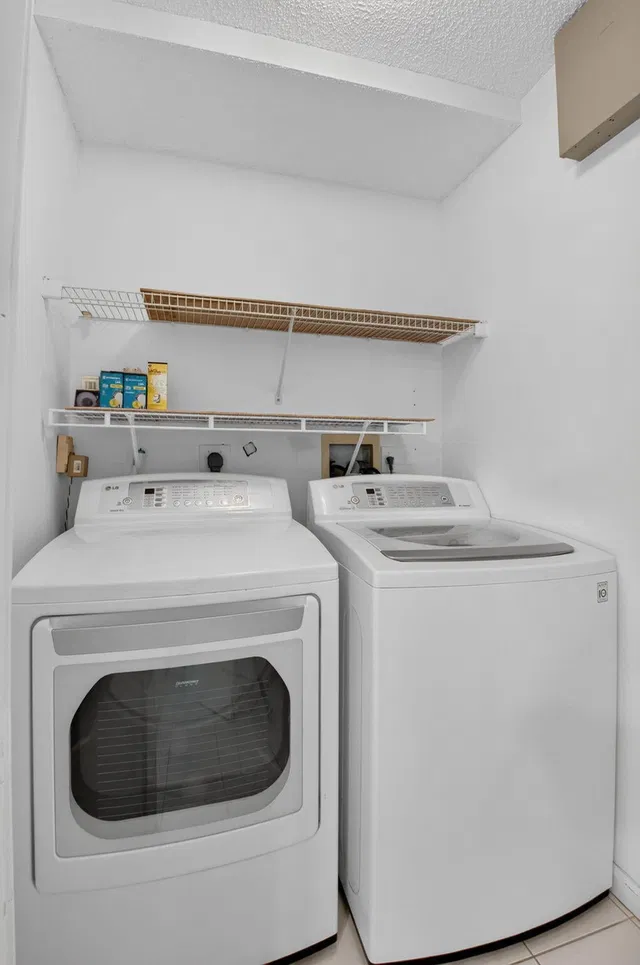 Residence photo 24