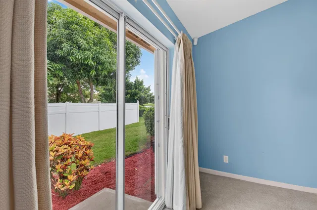 Residence photo 26