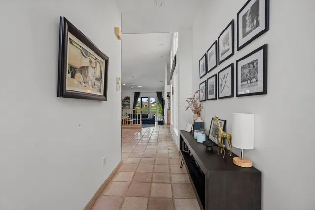 Residence photo 4