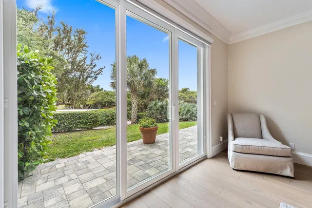Jupiter Hills Residence photo 35