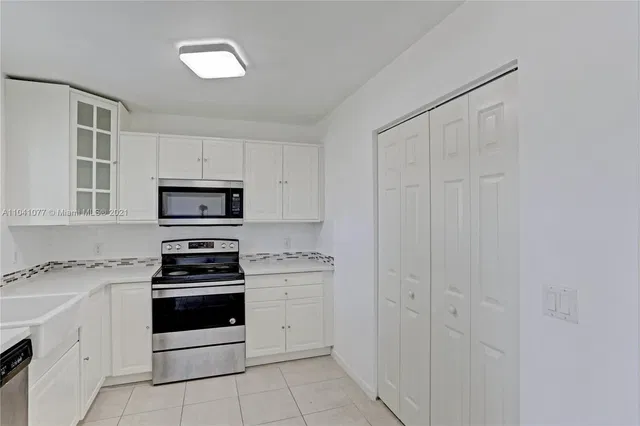 Unit 106 photo 2