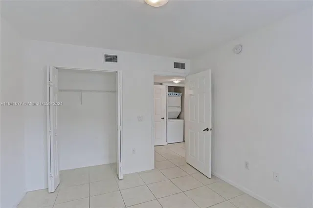 Unit 106 photo 9