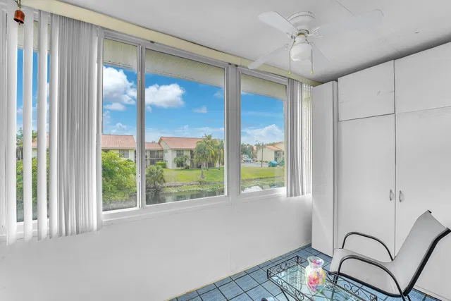  Unit 210 photo 10