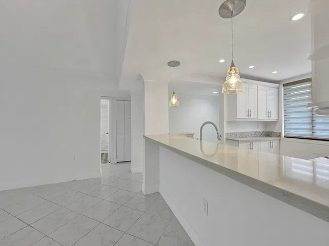  Unit 306 photo 6