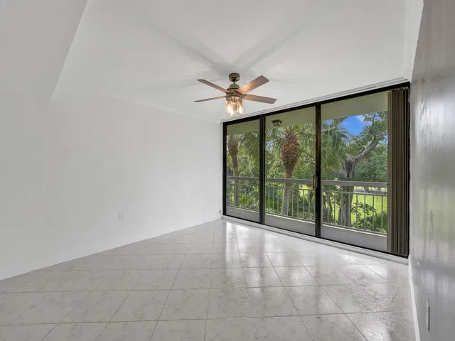  Unit 306 photo 12