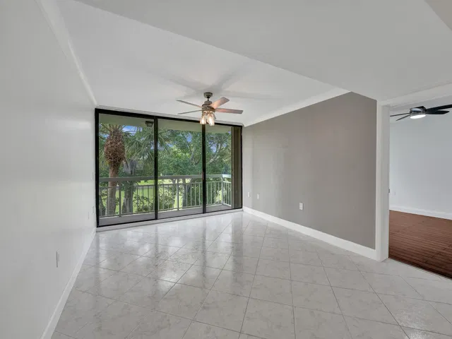  Unit 306 photo 14