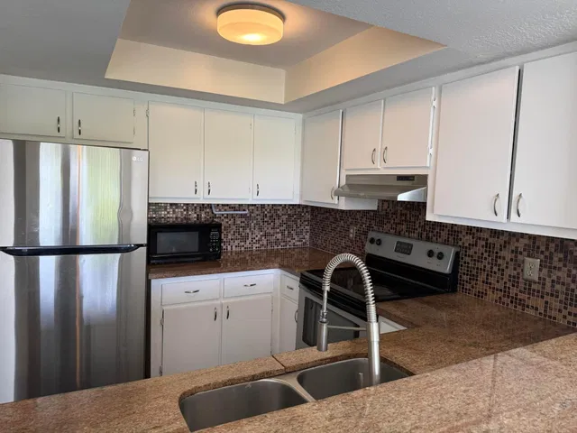 Unit 222 photo 12