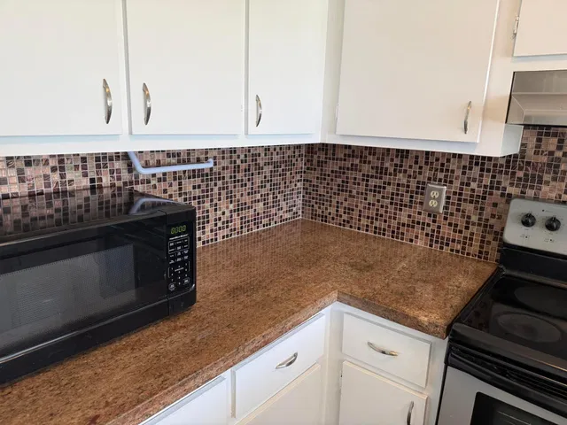 Unit 222 photo 16