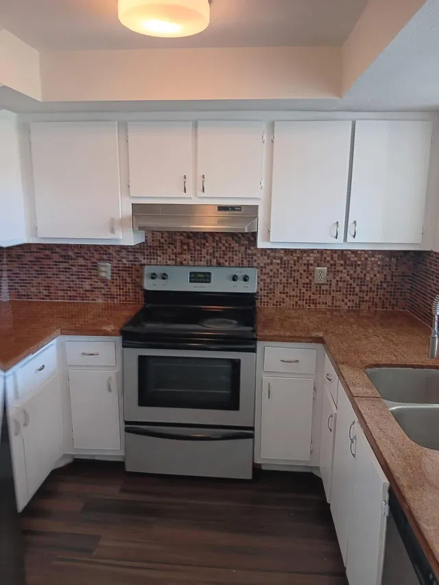 Unit 222 photo 17